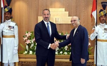 صدر سے ملاقات میں آغا خان پنجم نے پاکستان میں ترقی کی حمایت کے عزم کا اعادہ کیا۔