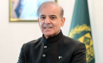 وزیر اعظم شہباز شریف نے سروسز چیفس، سیاسی شخصیات کو عید کی مبارکباد دی۔