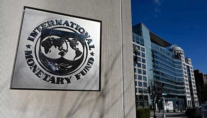 یہ تصویر 26 جنوری 2022 کو واشنگٹن ڈی سی میں بین الاقوامی مالیاتی فنڈ (IMF) کے لیے مہر دکھاتی ہے۔ — اے ایف پی