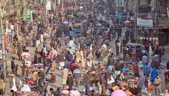 جیو نیوز پر آبادی میں اضافے پر زبردست بحث جاری ہے۔