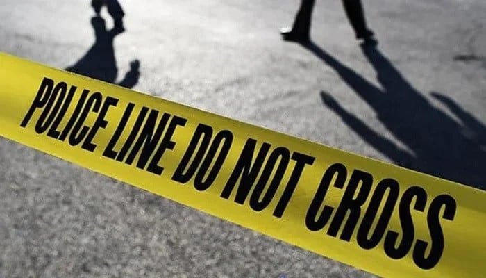 کراچی میں اپنی مرضی سے شادی کرنے والے جوڑے کو عدالت میں پیشی کے بعد گولی مار کر قتل کر دیا گیا۔