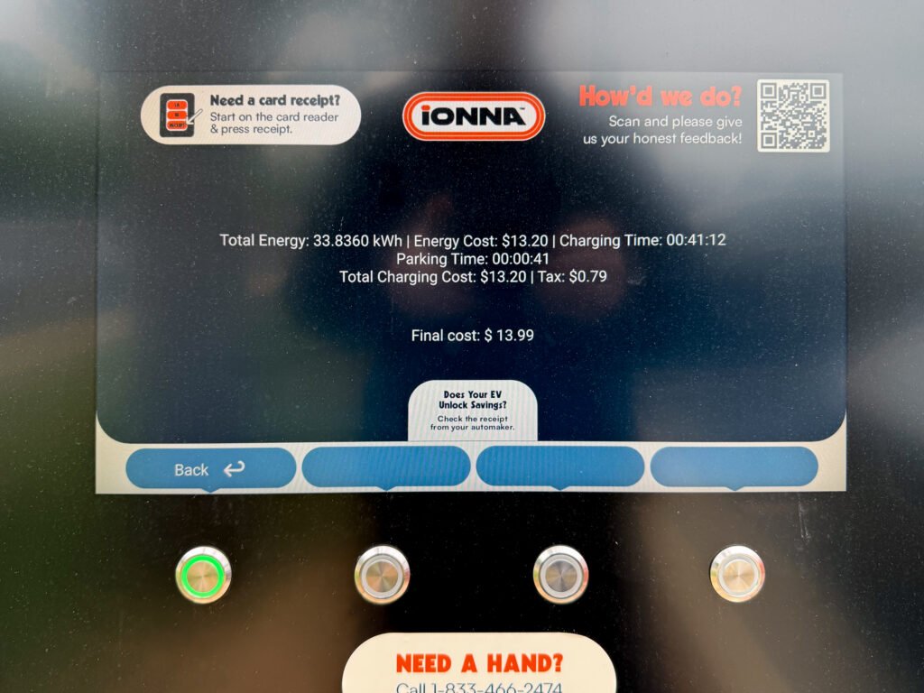 IONNA چارجر اسکرین 33.8 kWh کے لیے $13.99 دکھا رہی ہے۔