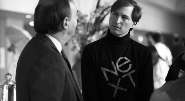 Steve Jobs in Exile ایک بہترین پروفائل ہے Jobs کے سالوں کا NeXT میں