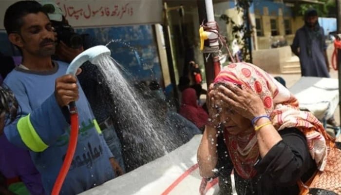 کراچی میں گرمی کا امکان ہے کیونکہ پی ایم ڈی نے 7 سے 12 جون تک ملک بھر میں ہیٹ ویو الرٹ جاری کیا ہے