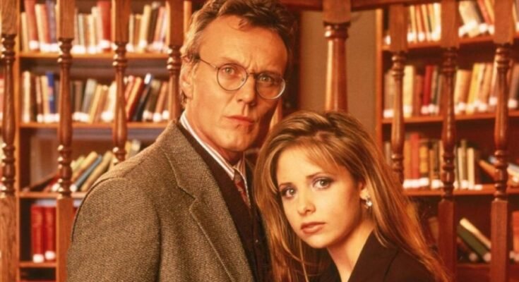 RIP Anthony Head: Buffy's Giles کے ہمارے 10 پسندیدہ لمحات
