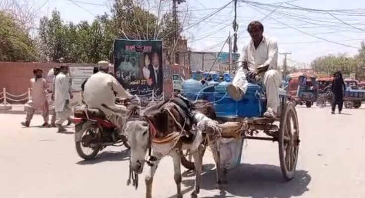 جیکب آباد کے کارکن شدید گرمی کیسے برداشت کرتے ہیں۔