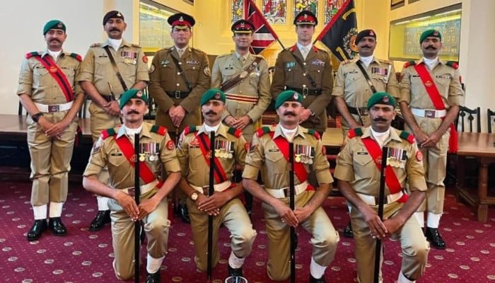 پاک فوج کی ٹیم نے انٹرنیشنل پیس اسٹکنگ مقابلے میں ٹاپ پوزیشن حاصل کی۔