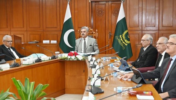 11 جون 2026 کو سپریم کورٹ میں چیف جسٹس یحییٰ آفریدی کی سربراہی میں ہونے والے ایس جے سی اجلاس کی ایک تصویر، (درمیان)۔ - ایس سی ویب سائٹ