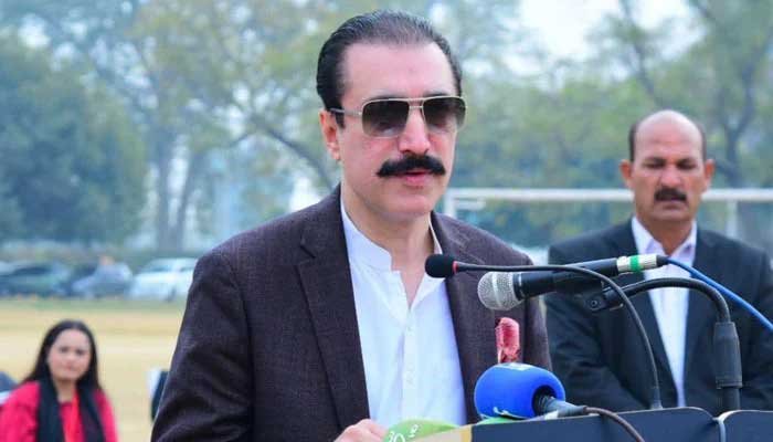 وزیر اعظم آزاد جموں و کشمیر (اے جے کے) فیصل ممتاز راٹھور 20 دسمبر 2025 کو ایک تقریب سے خطاب کر رہے ہیں۔ — Facebook@faisal.rathore.5