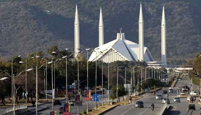 وفاقی دارالحکومت میں اسلام آباد کی مشہور فیصل مسجد کی ایک نمائندہ تصویر۔ - ریڈیو پاکستان/فائل