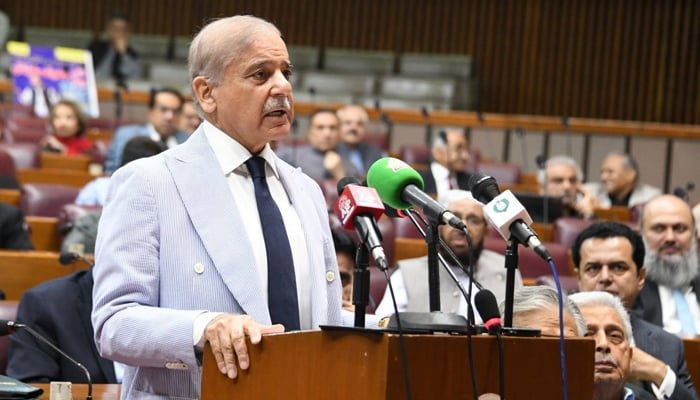 وزیر اعظم شہباز شریف 15 جون 2026 کو اسلام آباد میں قومی اسمبلی سے خطاب کر رہے ہیں۔ — Facebook@NationalAssemblyOfPakistan